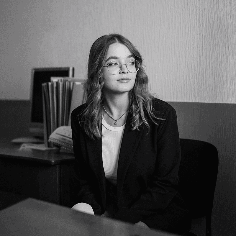 Woman team member photo